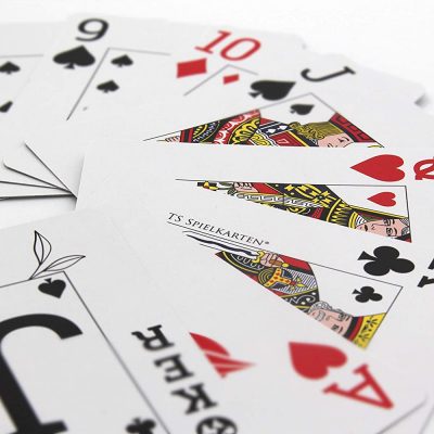 Poker Spielkarten Öko – nachhaltige Karten mit französischem Bild – Fächeransicht